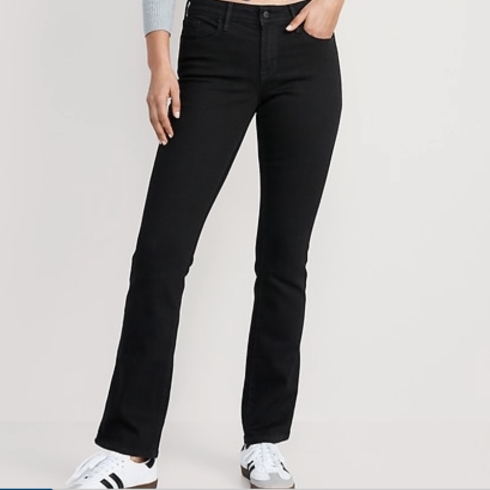Mid-Rise Kicker Boot-Cut
Black Jeans